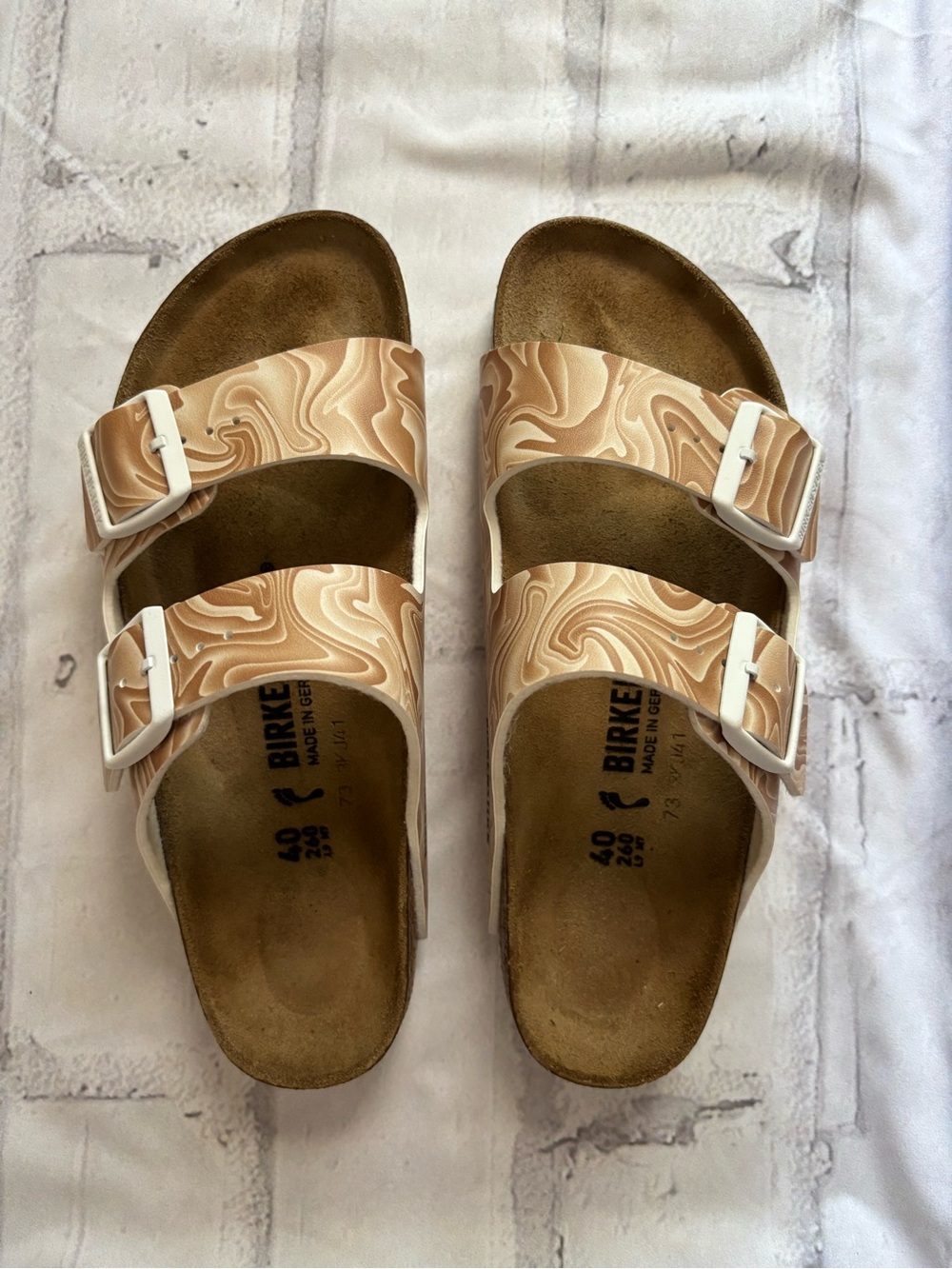 Birkenstock Arizona Two-Strap Sandals - Swirl Beige/Light Tan